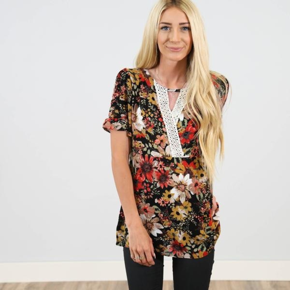 🤎 HADLEIGH FLOWER TOP 🤎